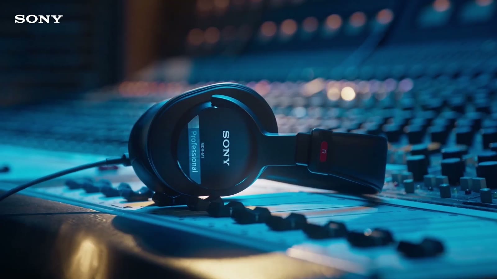 SONY MDR-M1 密閉型モニターヘッドホン