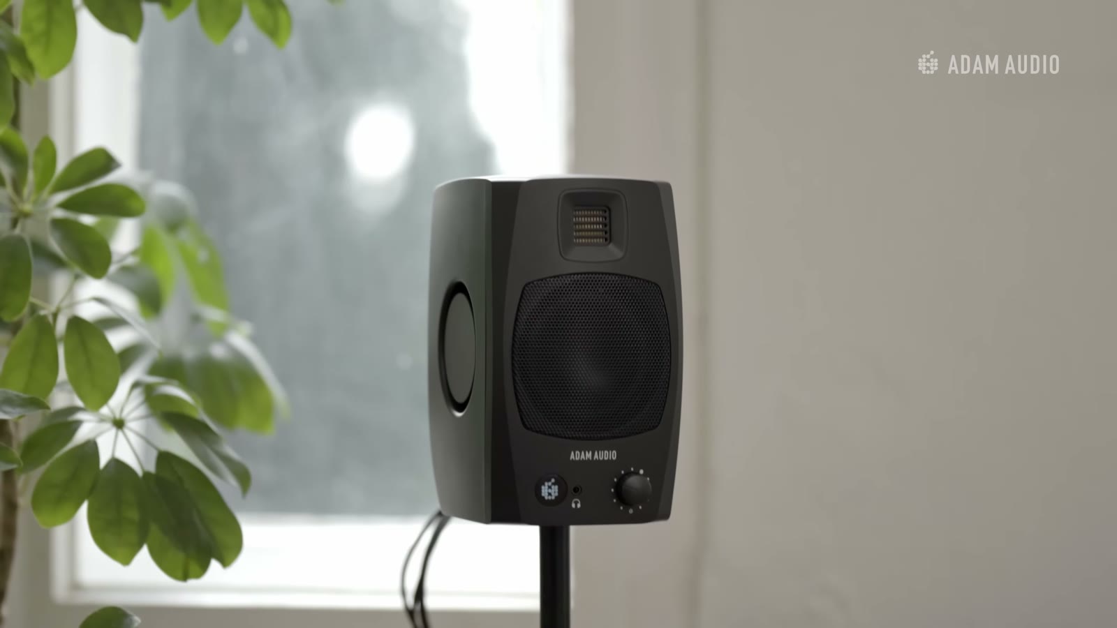 ADAM Audio D3V ブラックの小型モニタースピーカー